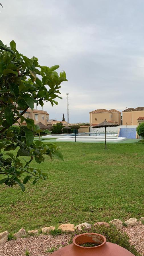 Holiday House Torrevieja Bagian luar foto